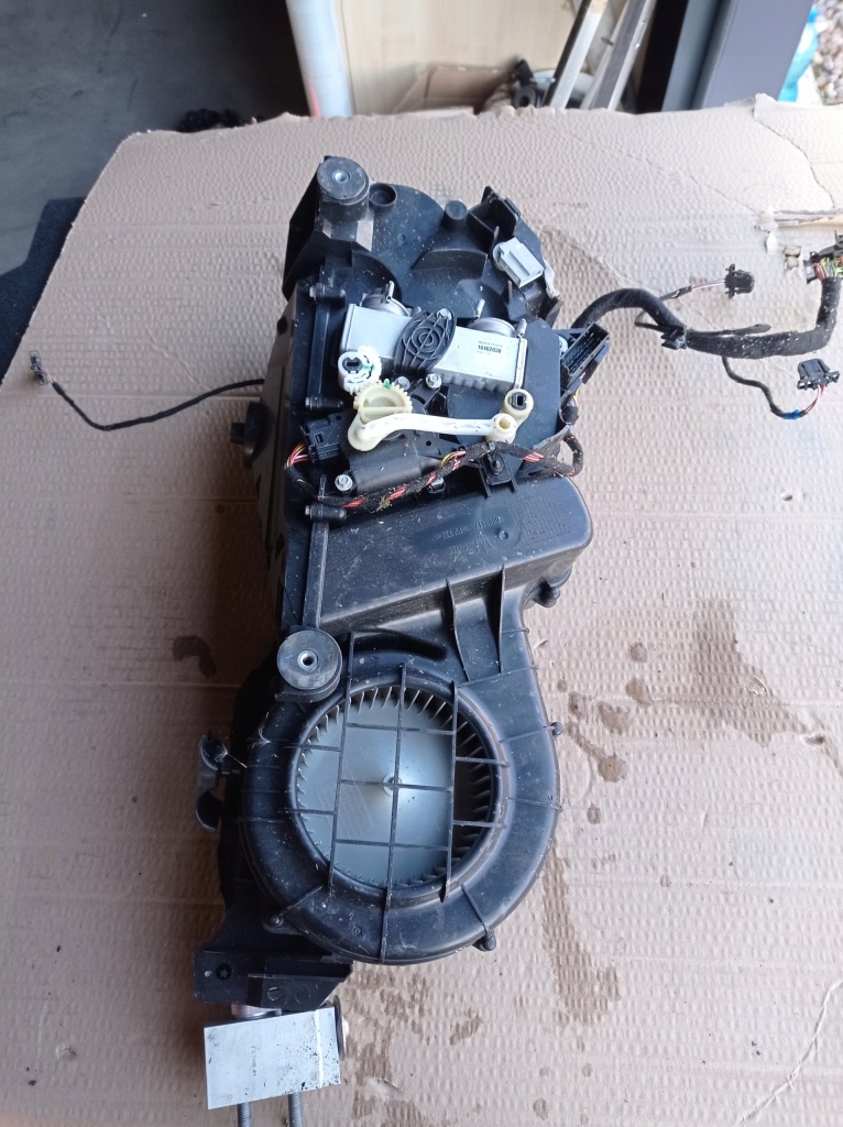 фото №1, Отопитель задняя 670033083 maserati levante