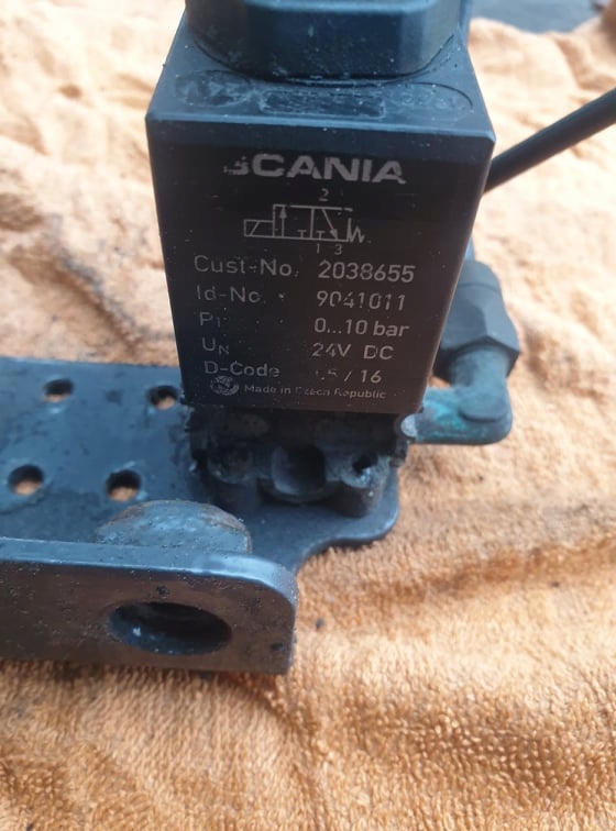 фото №1, Катушка клапан блокировка мост scania r 2038655
