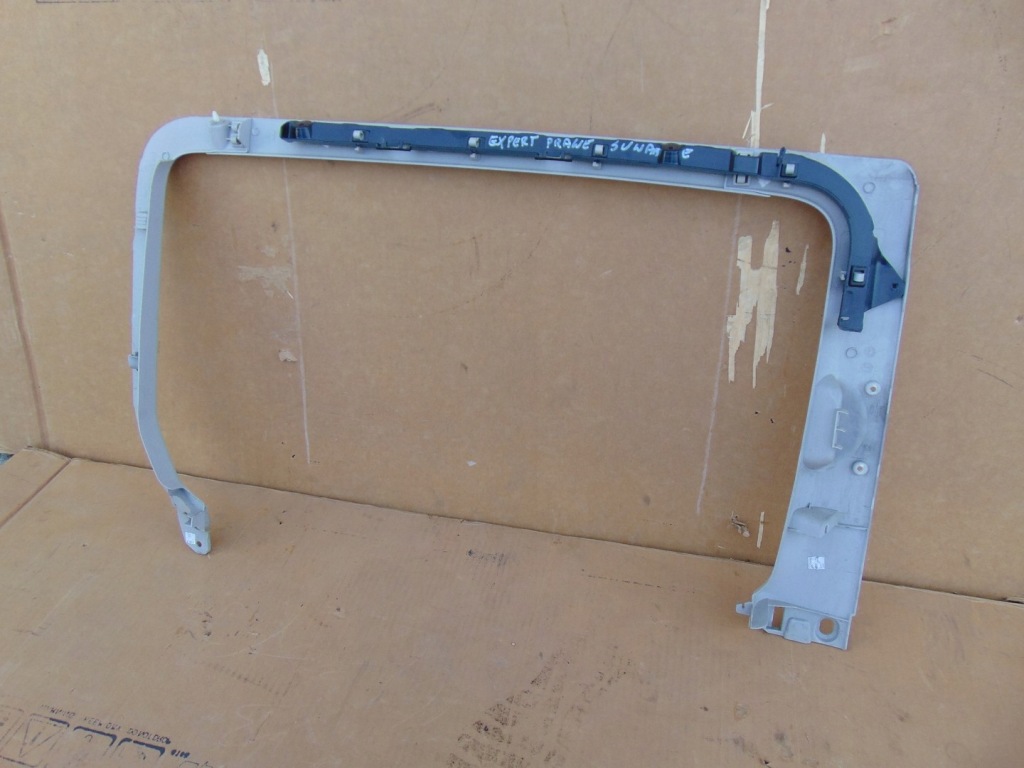 Обивка рамка правая  задний дверь раздвижные peugeot expert 07- long 1400272177 Киев