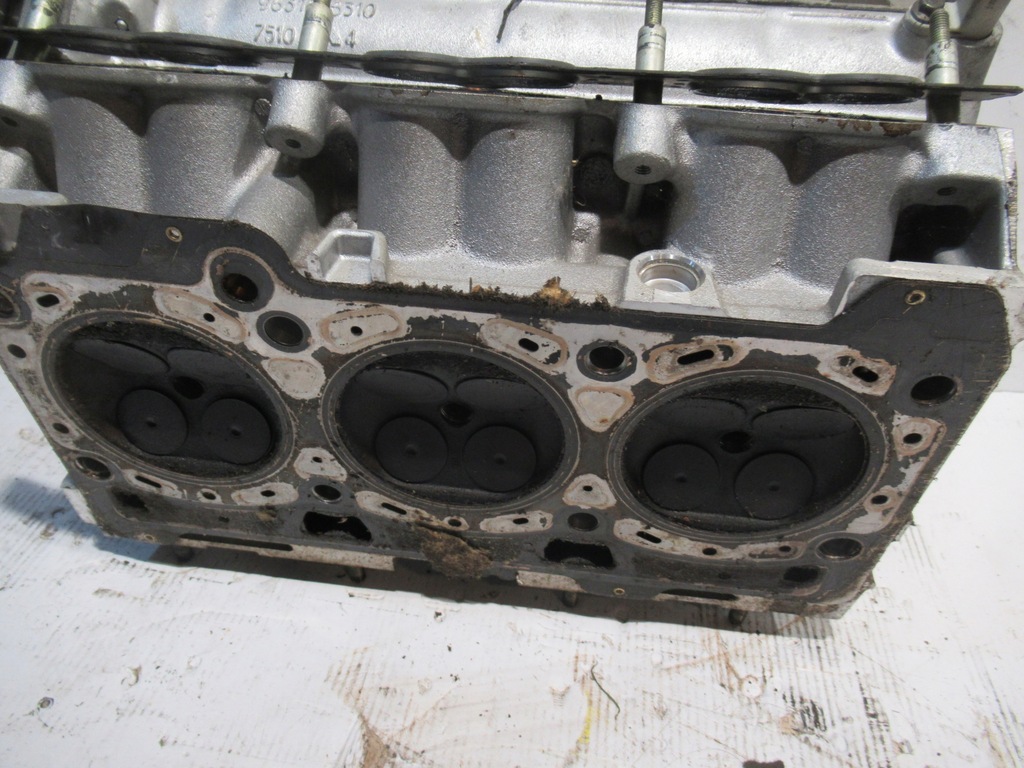 фото №14, Головка двигуна 9631076310 peugeot 406 c5 3.0 v6