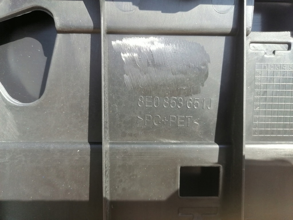 фото №16, Audi a4 b7 решётка радиатора средняя решётка радиатора хром