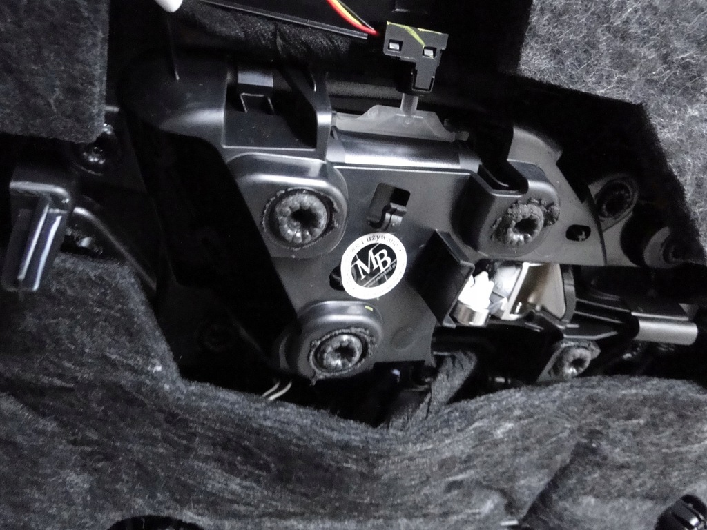 фото №9, Mercedes glb x247 247 обивка обшивка дверь задние левая czerwona nić