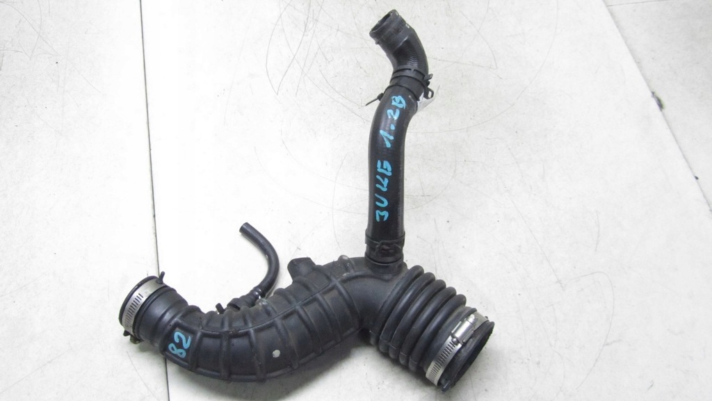 фото №1, Nissan juke f15 1.2 труба шланг воздуха 14- 82