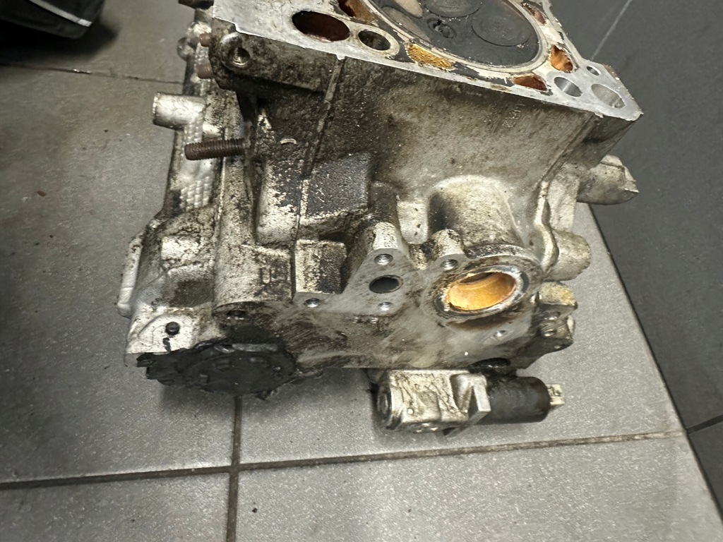 фото №12, Головка комплектна з привод права audi a8 d2 2.8 amx 078103373ah