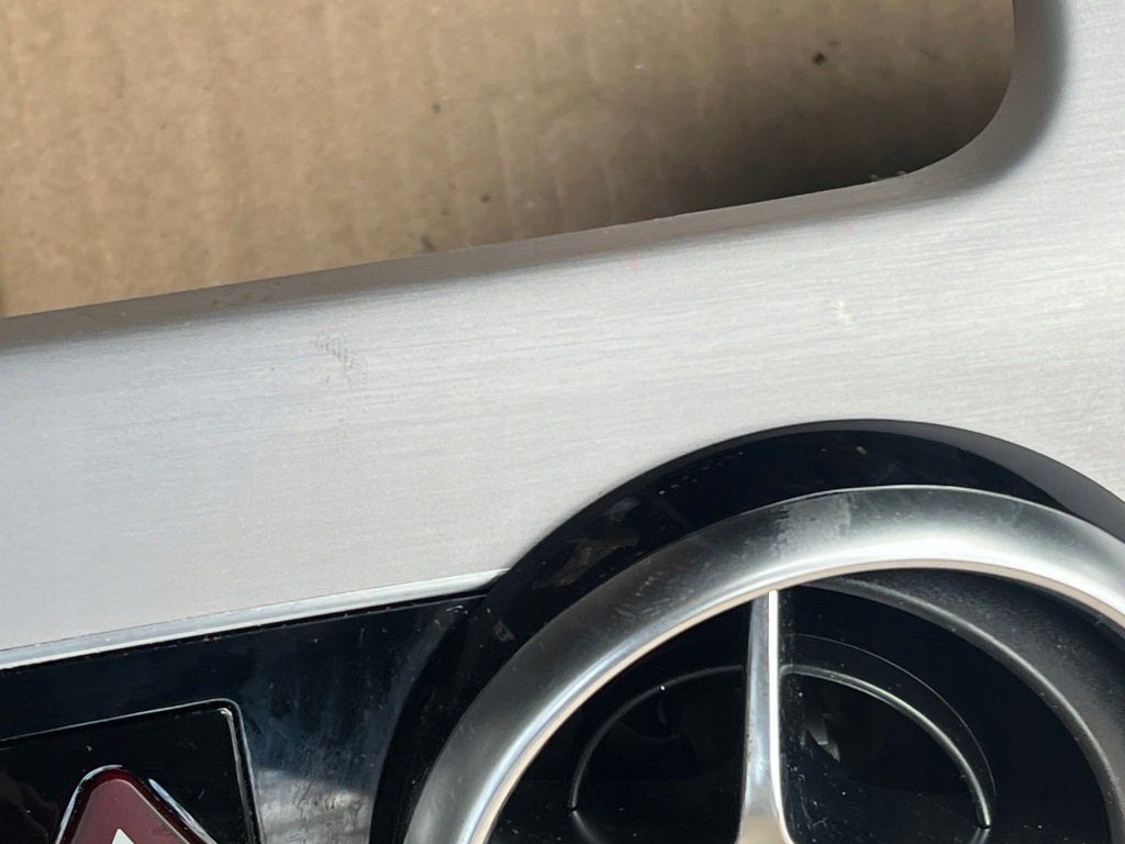 Mercedes x204 декоративна молдинг накладка консолі a2046804471 в Україні