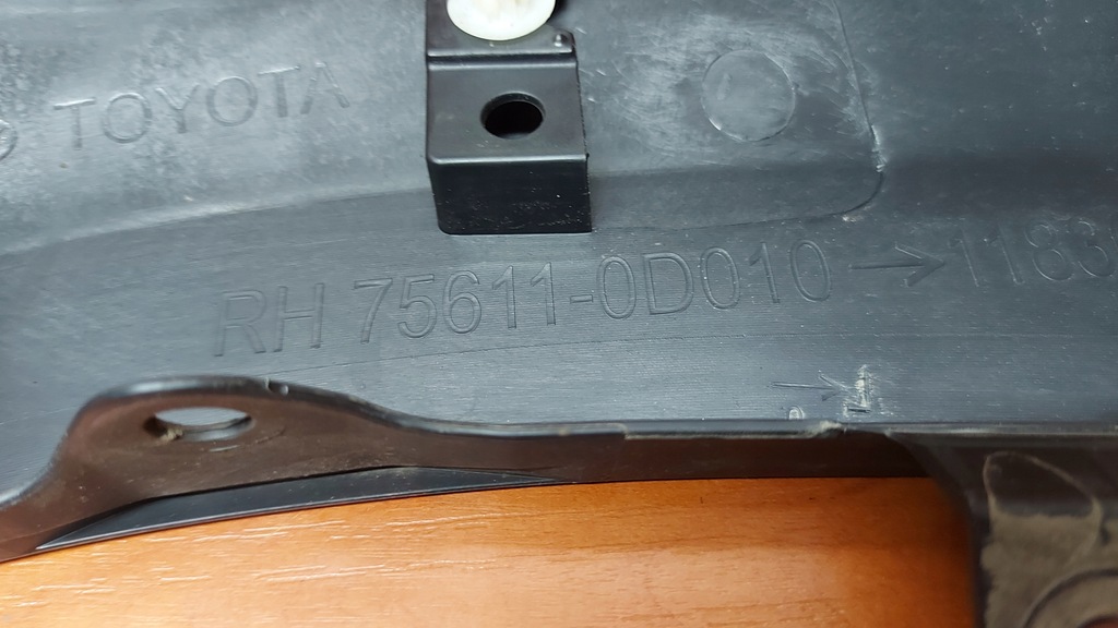 фото №13, Молдинг накладка крила права правий перед toyota yaris cross 20-