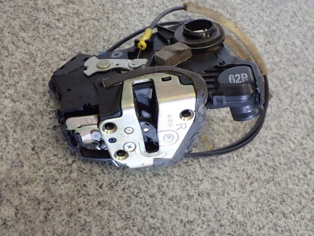 фото №6, Toyota corolla e12 02-07 замок дверь правых