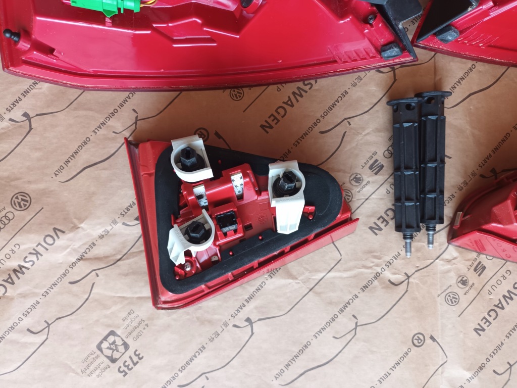 Audi a5 8t рестайлинг  sprotbeck фары фара задняя led комплект 8t8945096f 8t8945095f в Украине