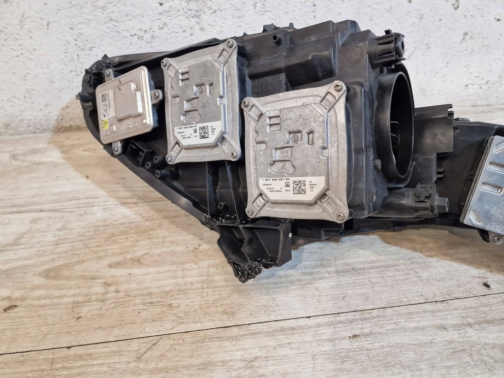 фото №9, Ferrari california 149m перед сторона правая лампа