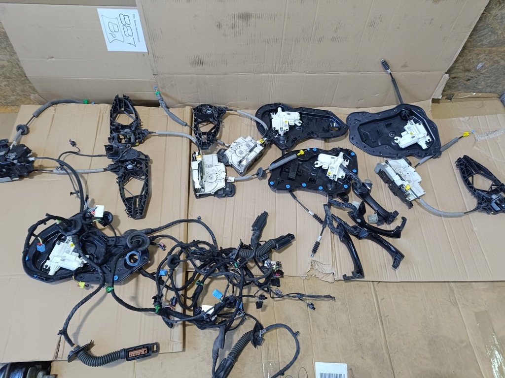 фото №1, Замки доводчики ручка доводчик audi a8 d5