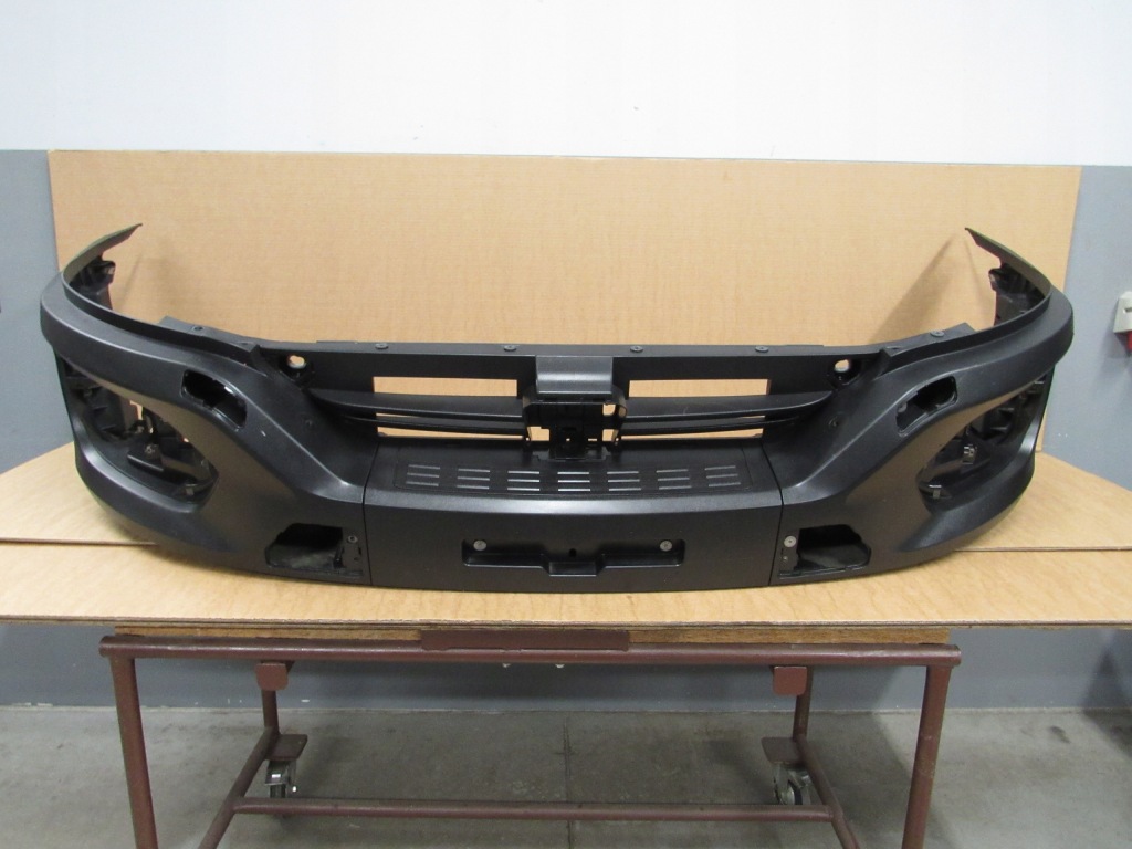 Купить Iveco daily lifting 2019-2024 бампер перед передний