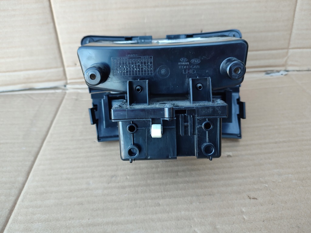 фото №6, Бардачок пепельница выключатель подогрев сидений hyundai i30 i lift europa