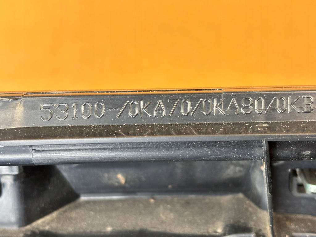 фото №8, Toyota hilux viii 8 15-18 решётка радиатора решётка радиатора w бампер перед