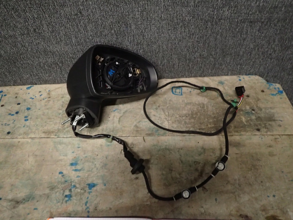 фото №1, Зеркало правое audi a1 6pin