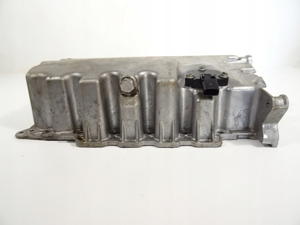 Vw seat skoda піддон масляна 1.6 tdi 04l103603 в Україні