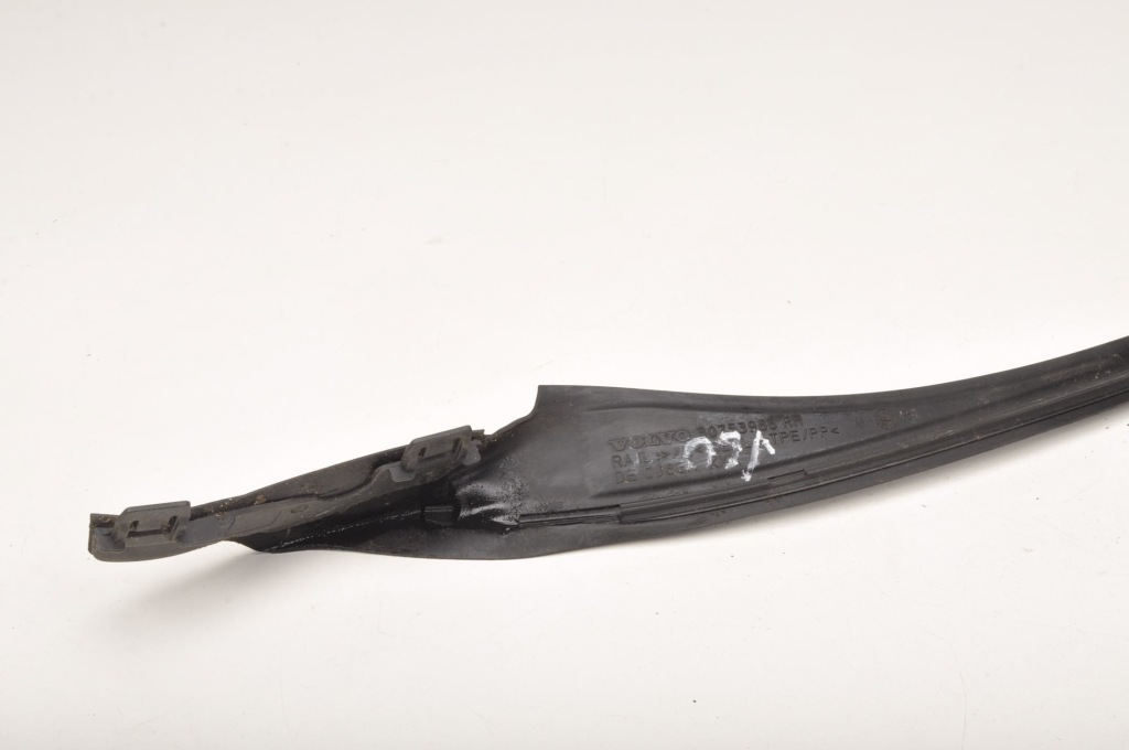 фото №9, Volvo s60 ii v60 молдинг стекло передней лобовое 30753986 правая