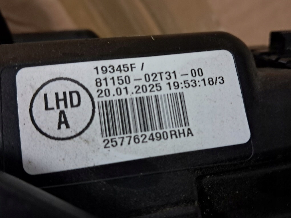 фото №8, Corolla e21 xii sedan 18- лампа правая левая перед линза euro решётка радиатора решётка радиатора