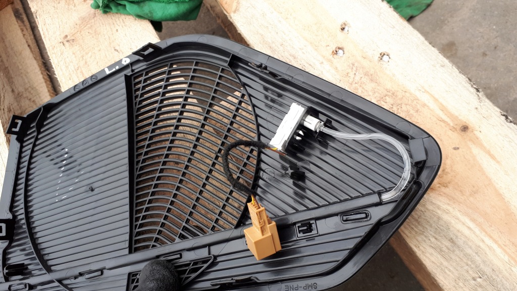 A4 b9 8w bang olufsen накладка двері ліва перед Зі Шроту