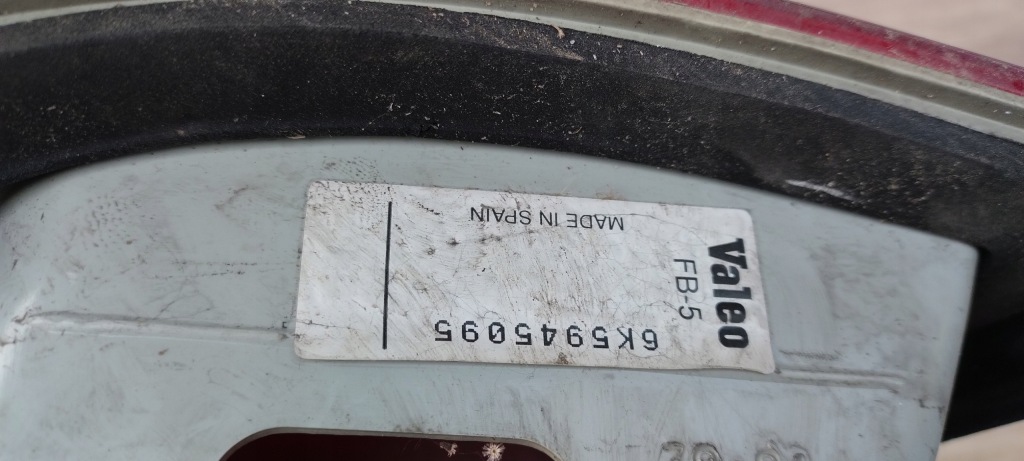 фото №3, Seat cordoba 93-99 rok левая лампа w крыло задняя