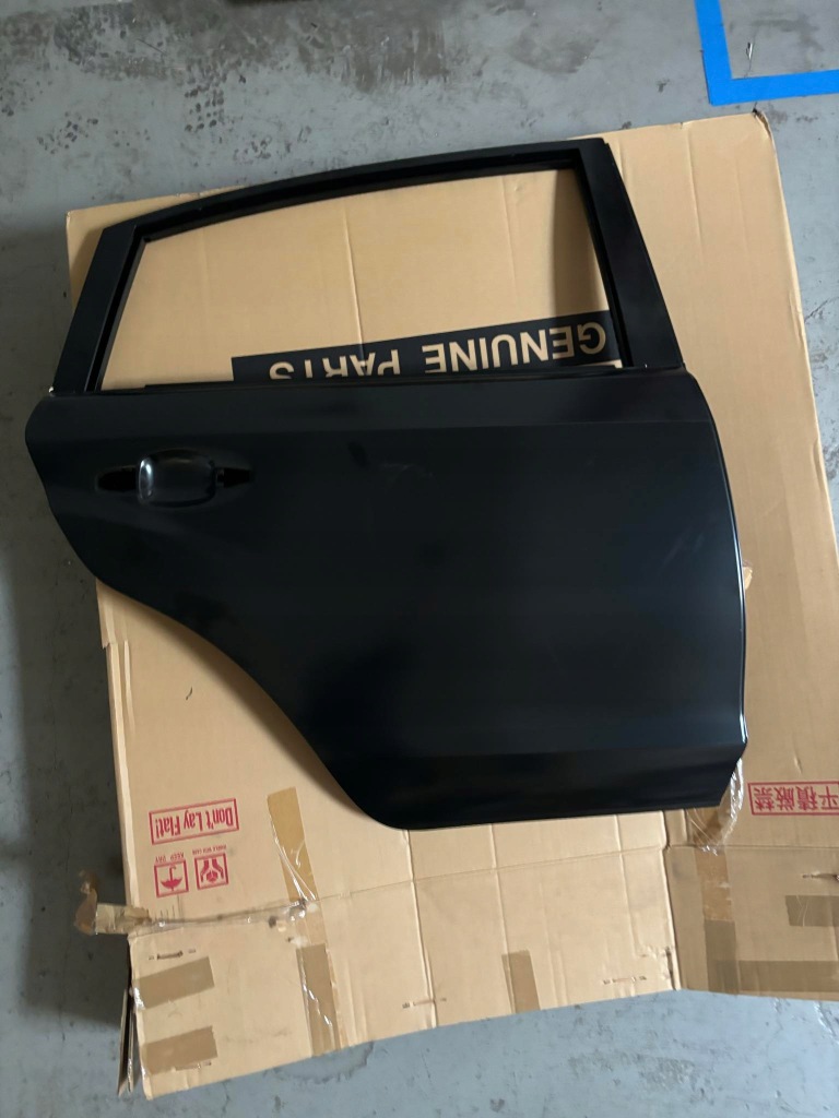 фото №1, Nowe оригінальні двері праве задні subaru impreza 2012-17