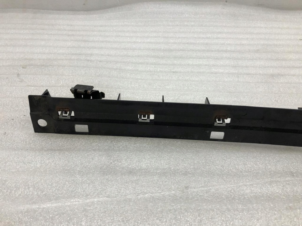 Обшивка стойка правое mercedes w164 a1646802035 Недорого