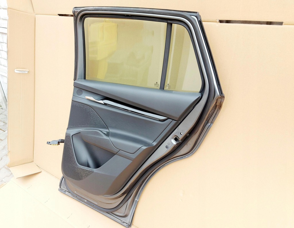 фото №9, Skoda enyaq 23r. дверь задняя правое задние правое ładne ebjc 23r.