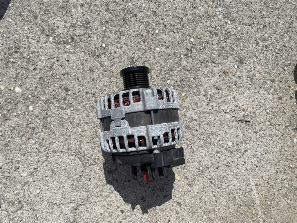 Купити Генератор 1.3 tce 231007518r 150a renault kangoo 4 iv townstar