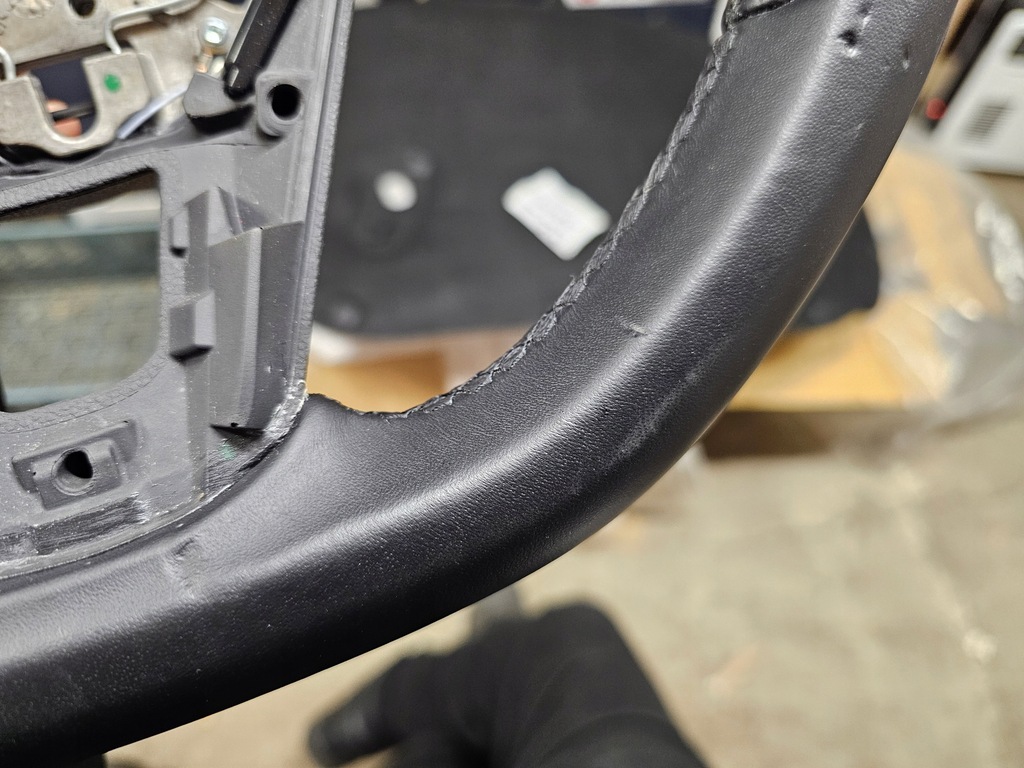 фото №11, Volkswagen golf viii воздуховод кожаный лепестки переключения 5h0959542c