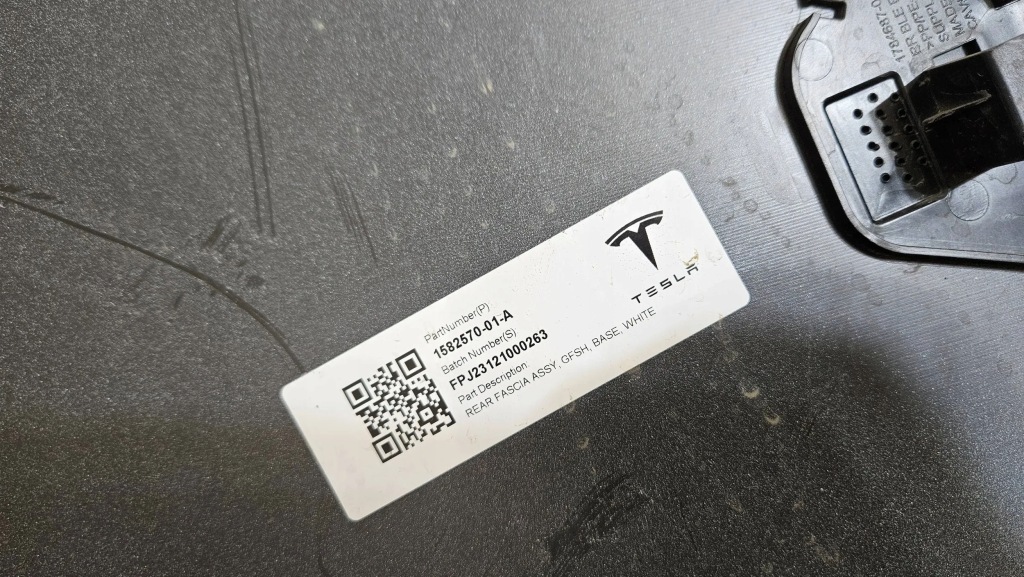 Бампер задняя задний tesla 3 lift 2023 1582570-01-a Оригинал