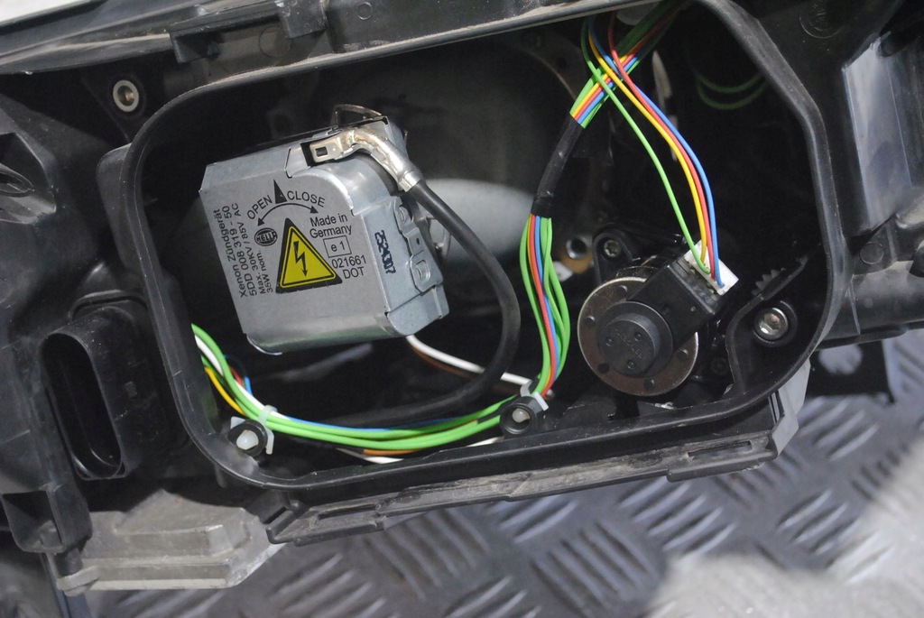 фото №8, Лампа левая перед передняя ксенон 4f0941029ff audi a6 c6