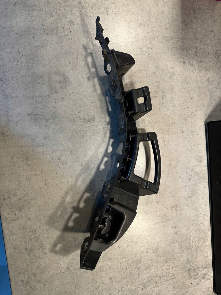 фото №1, Mercedes sprinter 907 910 направляющая кронштейн крыла