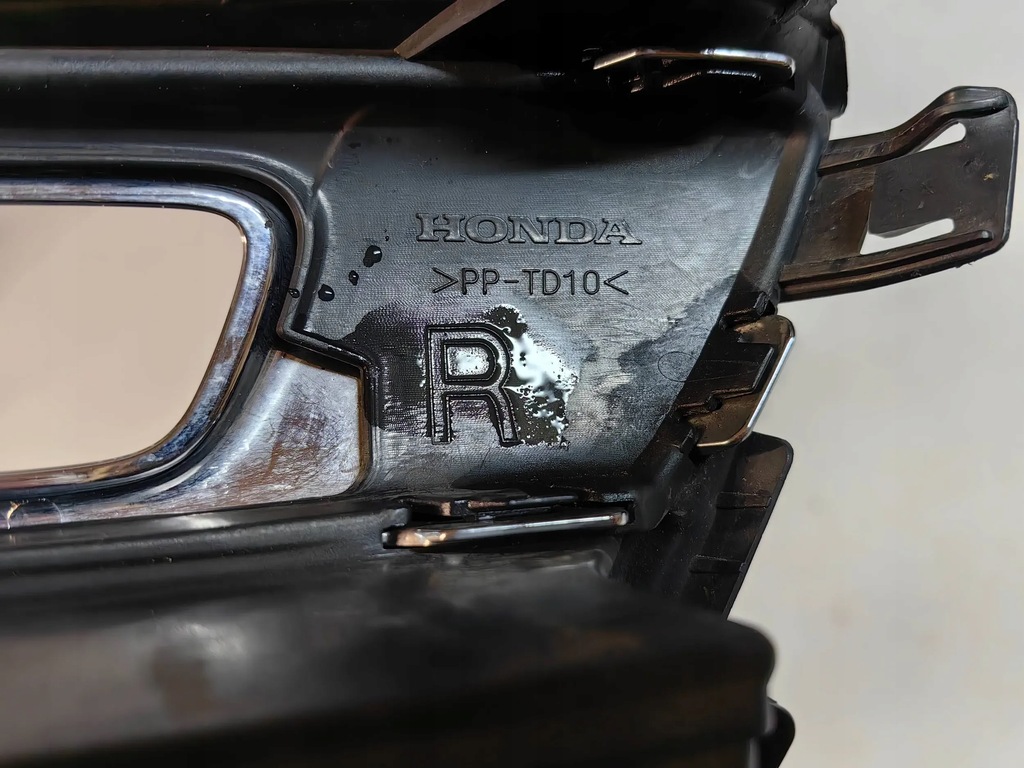 фото №6, Honda cr-v v 16+ - решітка бампера права polecam