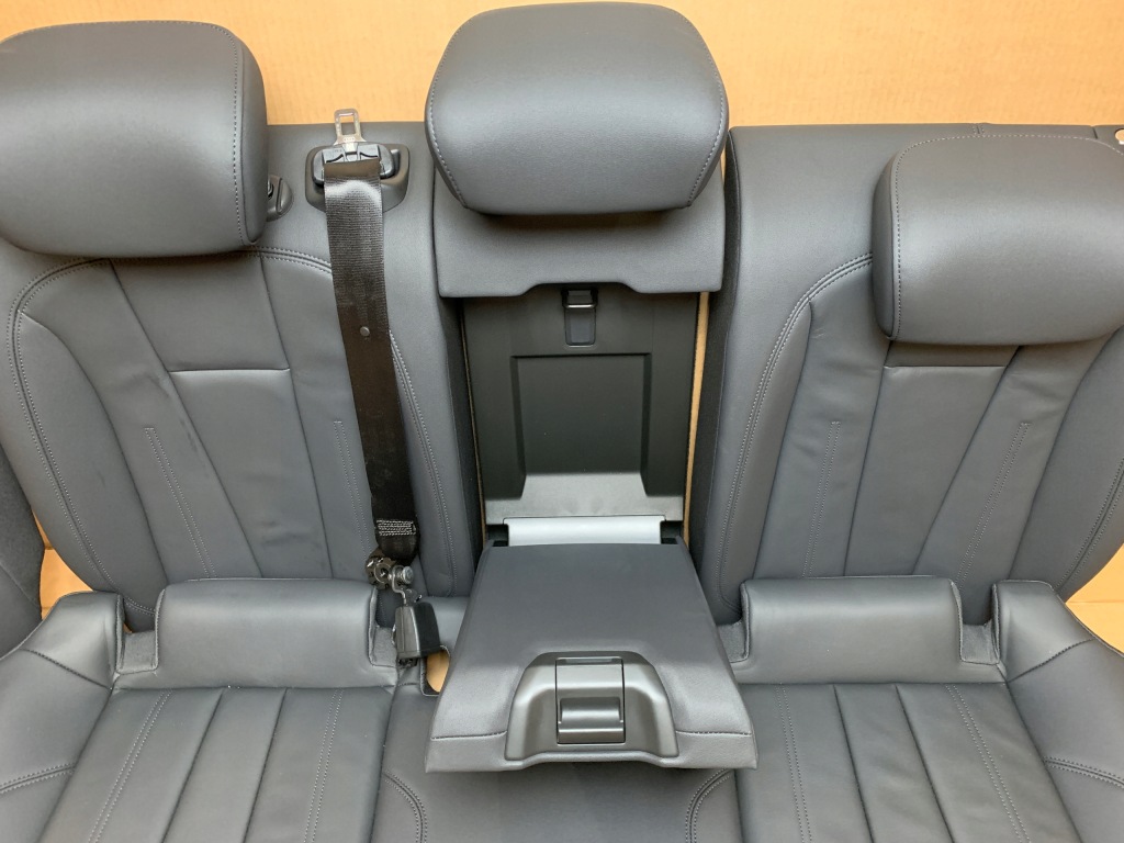 Audi a4 8w 2021 sedan сидіння з підігрівом заднє сидіння оббивка тунель шкіра uk 69km Доставка