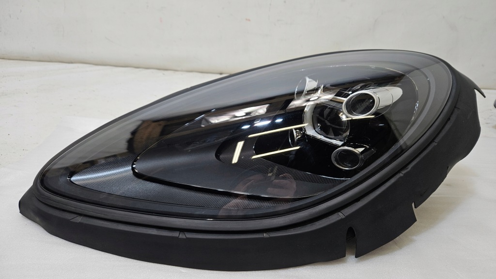 фото №1, Лампа перед передняя левая porsche macan lift full led 95b941079al
