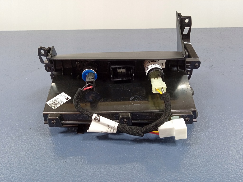 фото №5, Kia ceed iii разъём usb 12v полка 84681-j7000