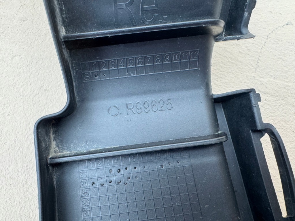 Mercedes e-klasa w214 23r- направляющая бампера правый задний  a2148851405 в Украине