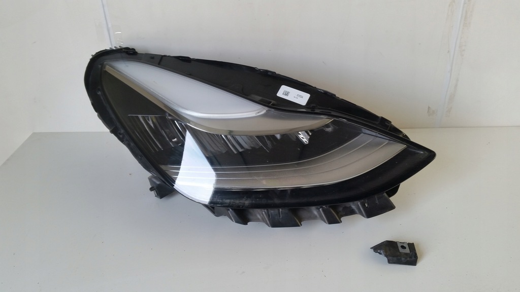 фото №1, Лампа фара tesla iii 3