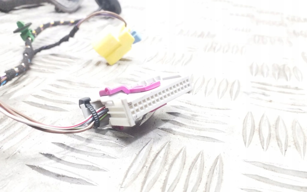 2010 volkswagen tiguan жгут дверь передних 5n2971121c в Украине