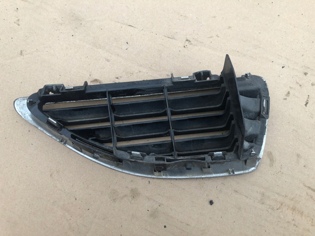 Ліва решітка заглушка бампера renault megane рестайлінг Ціна