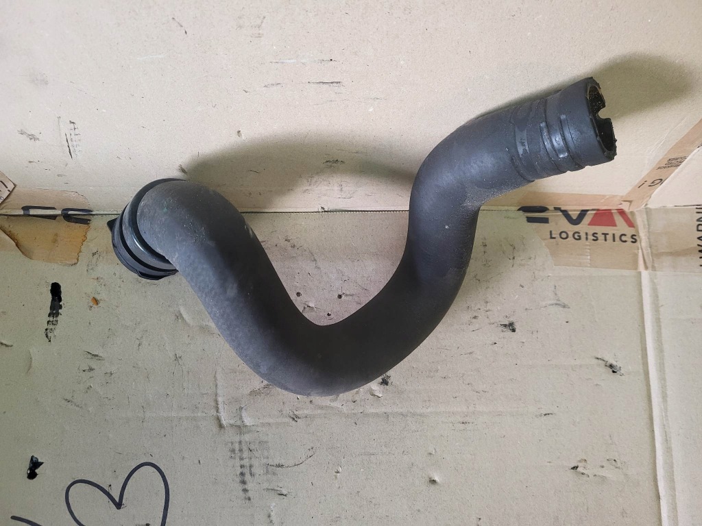 Пабтрубок  радиатора astra j 1.3 cdti 13 338 424 Оригинал