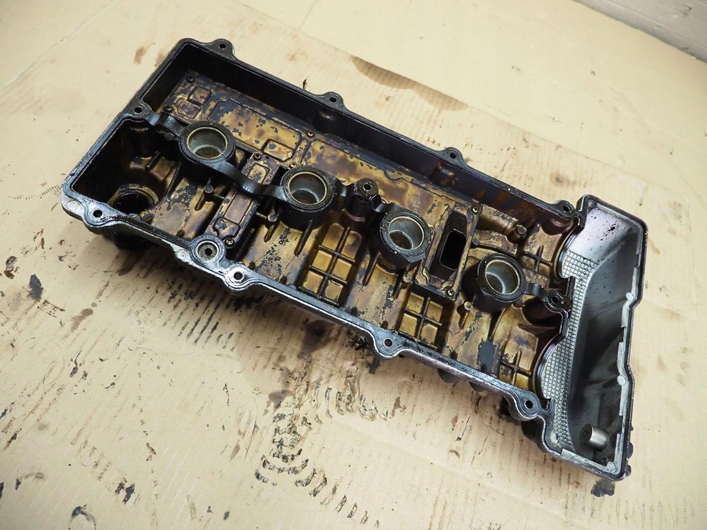 фото №15, Крышка клапанов mazda premacy 2.0b 131km 00-05 fs