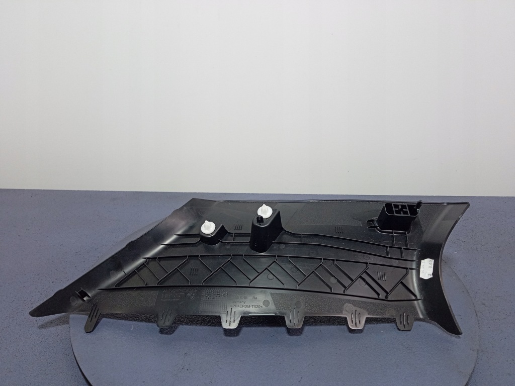 фото №2, Bmw 1 f40 защита пластиковая стойка правый задняя