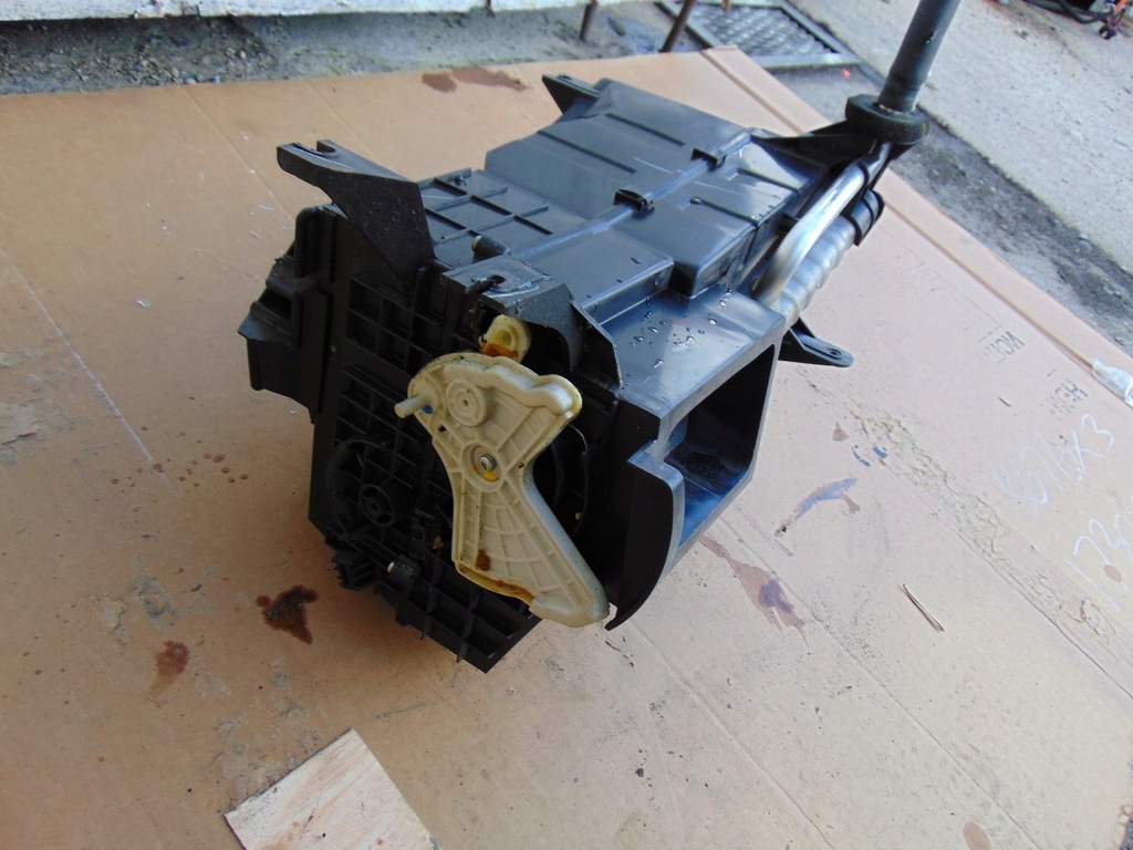 фото №9, Радіатор обігрівач водяна isuzu d-max 1 lift 3.0td europa