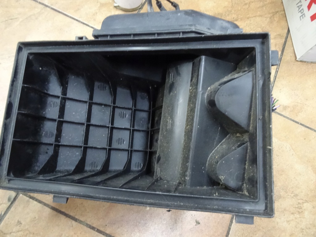 фото №5, Audi a6 c4 2.5 корпус фильтра воздуха 4a0129607