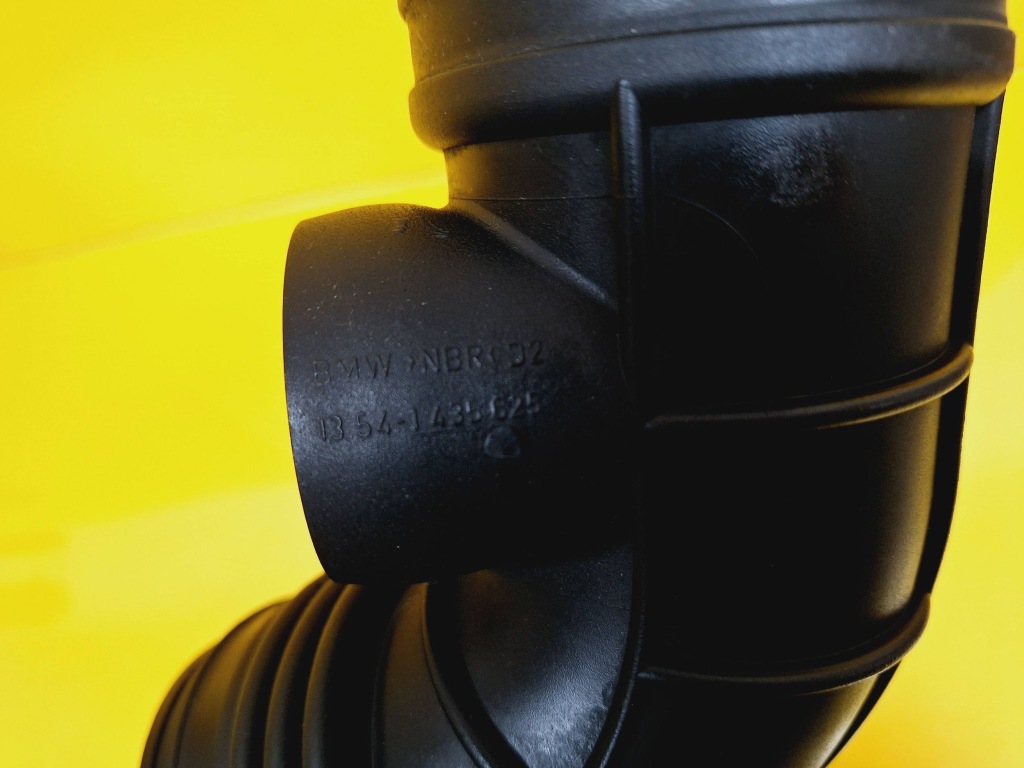 Труба повітря патрубок повітрозабірник 1435625 bmw e39 2.0 nr23 Недорого