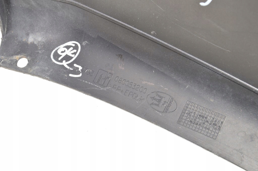 фото №16, Maserati granturismo m145 2007 бампер задняя