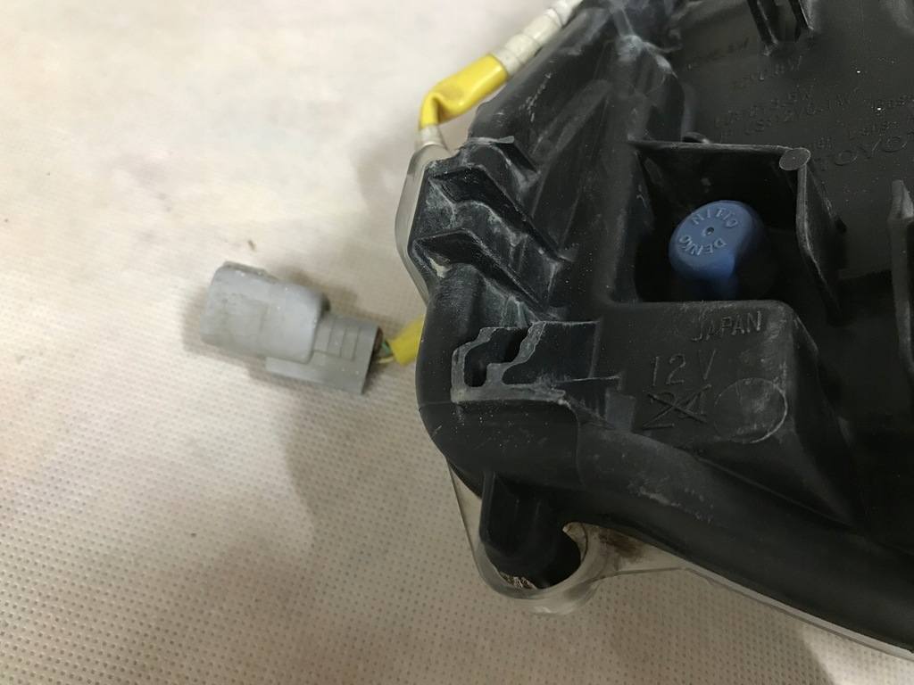 фото №8, Toyota prius prime ii 17- противотуманная фара led поворотник левый