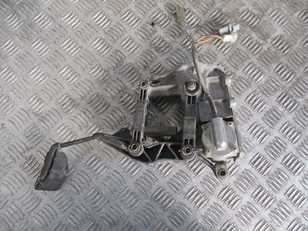 фото №2, Педаль газа 1364171 scania 4 r 94-04 r.