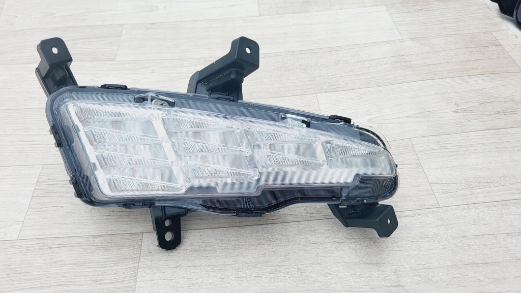 фото №1, Hyundai i30 iii lift - противотуманная фара led drl перед правый