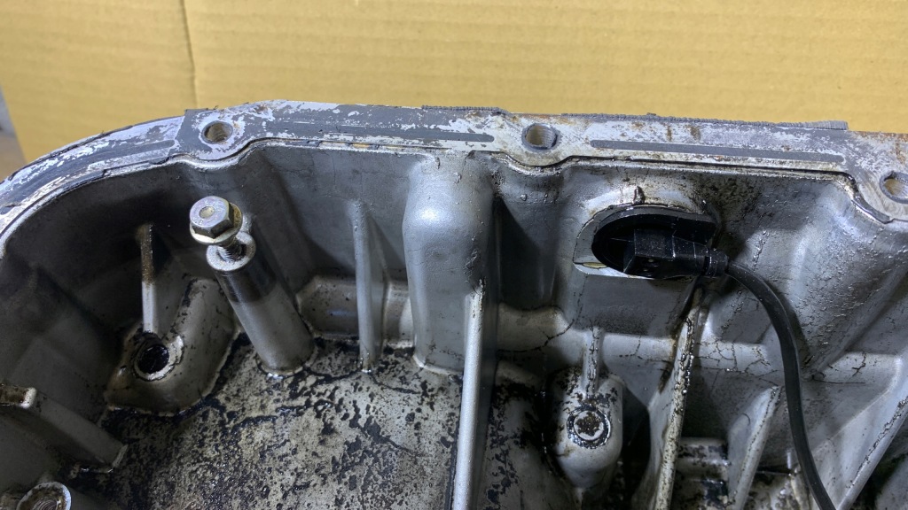 Поддон масляная opel insignia astra 2.0 cdti 55582918 в Украине